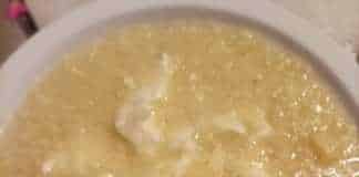 Τραχανάς με λεμόνι και φέτα: Ένα παραδοσιακό ελληνικό πιάτο που συνδυάζει την κρεμώδη υφή του τραχανά με τη φρεσκάδα του λεμονιού και την αλμυρή γεύση της φέτας.