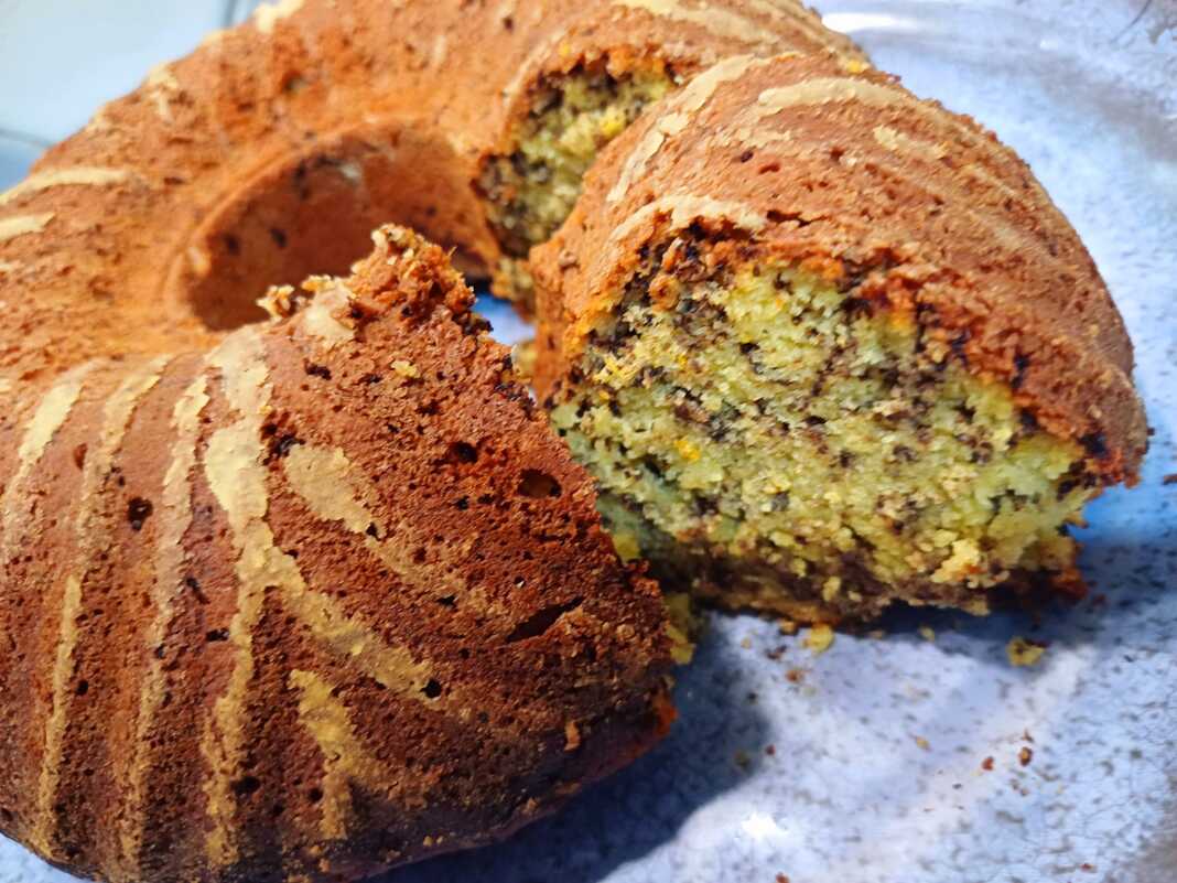 Τρουφάτο Κέικ Πορτοκαλιού με Σιμιγδάλι