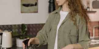 καθαρισμός λίπους και βρωμιάς αστην κουζίνα