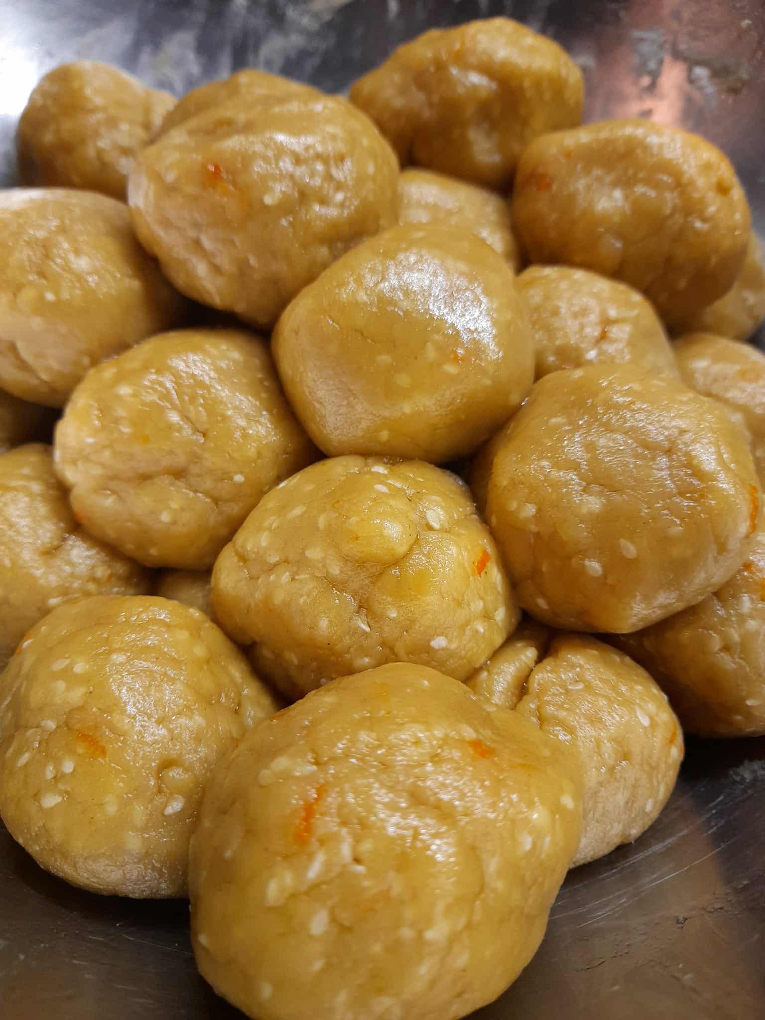 μπισκοτένια κουλουράκια με ταχίνι και σουσάμι