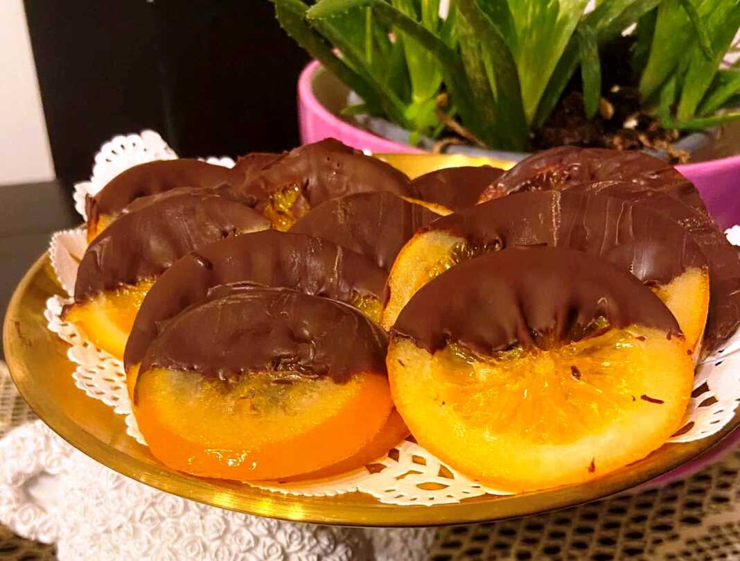 Φέτες πορτοκαλιού με σοκολάτα