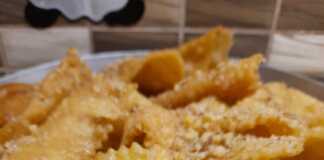 Δίπλες με μέλι και καρύδι