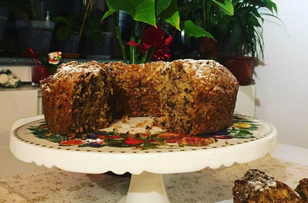 Κέικ με μήλα και κανέλα