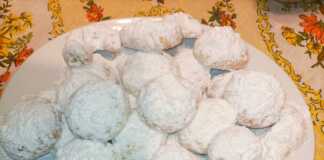 Κουραμπιέδες με Ταχίνι