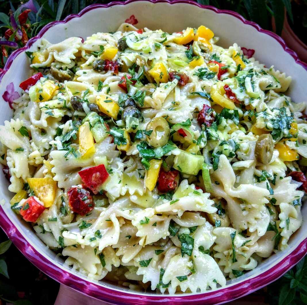 Μακαρονοσαλάτα