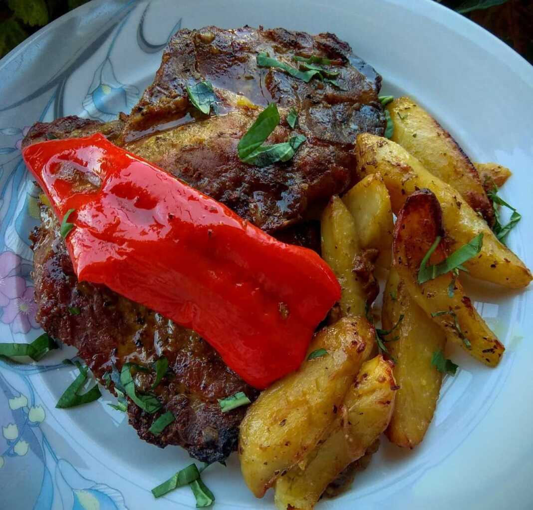 μπριζόλες με πατάτες