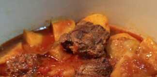 μοσχάρι κοκκινιστό με πατάτες