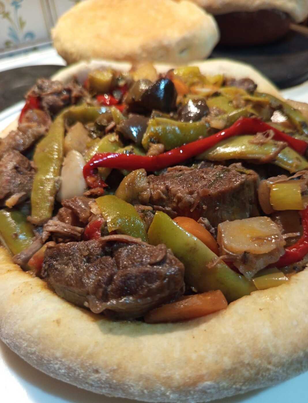 Μοσχαράκι σκεπαστό με λαχανικά