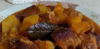 Πατατούλες γιαχνί με χοιρινό