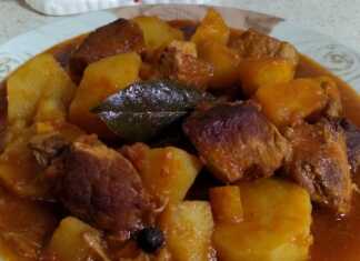 Πατατούλες γιαχνί με χοιρινό