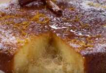 Κοντινό πλάνο στην Πορτοκαλόπιτα με κανταΐφι με το ινδοκάρυδο και το σιρόπι.