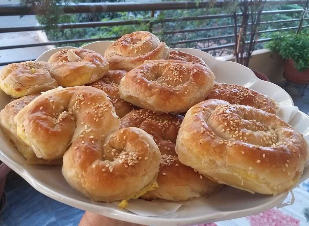 Τυρόπιτες στριφτές με φέτα και γιαούρτι