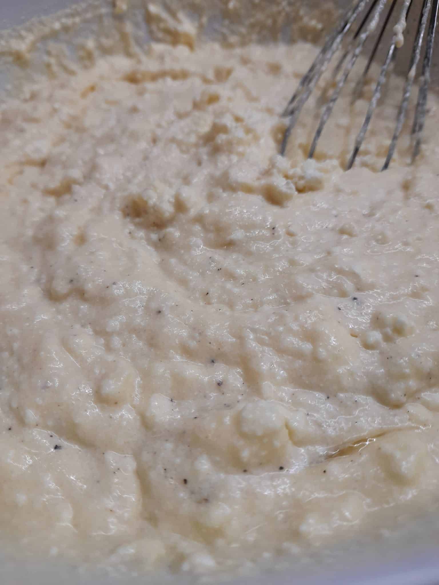 Τυρόπιτα με κρέμα σιμιγδαλένια