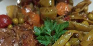 Χοιρινά μπριζολάκια με φασολάκια