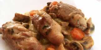 Χοιρινά ρολά σε σάλτσα μανιταριών και καρότου