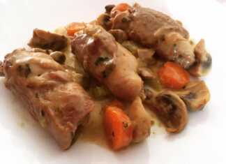 Χοιρινά ρολά σε σάλτσα μανιταριών και καρότου