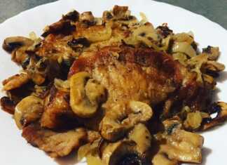 Χοιρινές μπριζόλες με μανιτάρια και λευκό κρασί