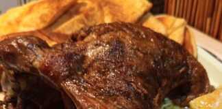 Αρνάκι ριγανάτο στη γάστρα