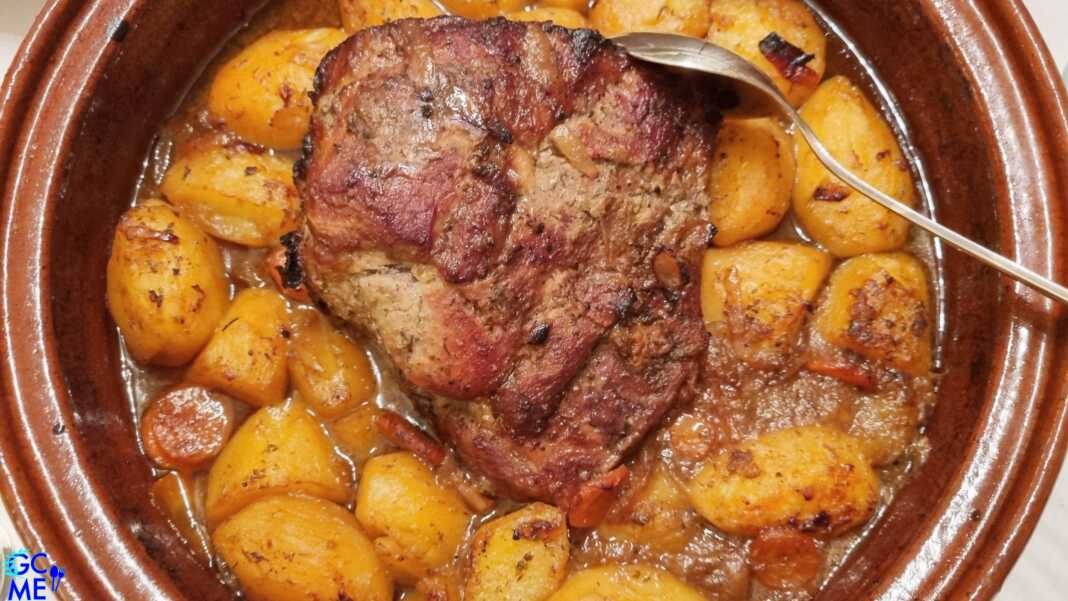 Καραμελωμένη Χοιρινή Σπάλα με Μπύρα και Πετιμέζι