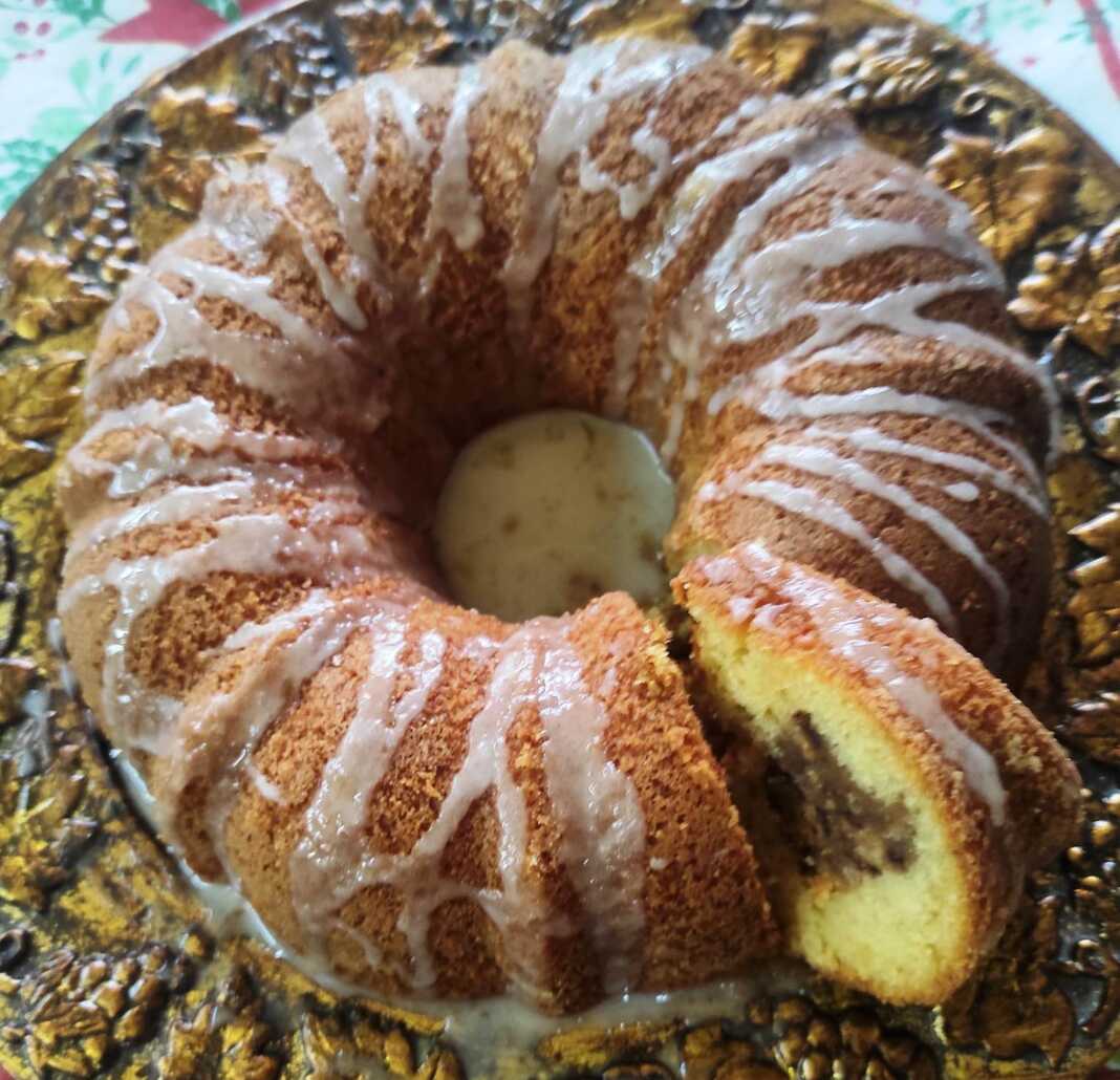 Νηστίσιμο Κέικ με Μανταρίνι και Γέμιση Μελομακάρονων