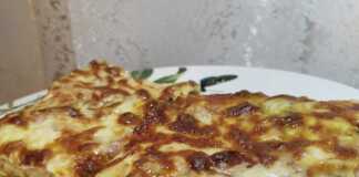 Πίτσα με τυρί και αλλαντικά