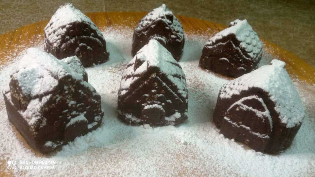 Χριστουγεννιάτικα σπιτάκια με την ζύμη από τα τρουφάκια