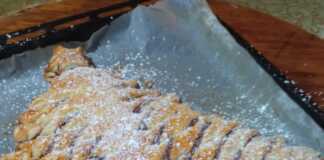 Χριστουγεννιάτικο Δέντρο με Πραλίνα και Ξηρούς Καρπούς