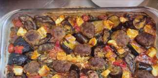 Μελιτζάνες με κεφτέδες στο φούρνο