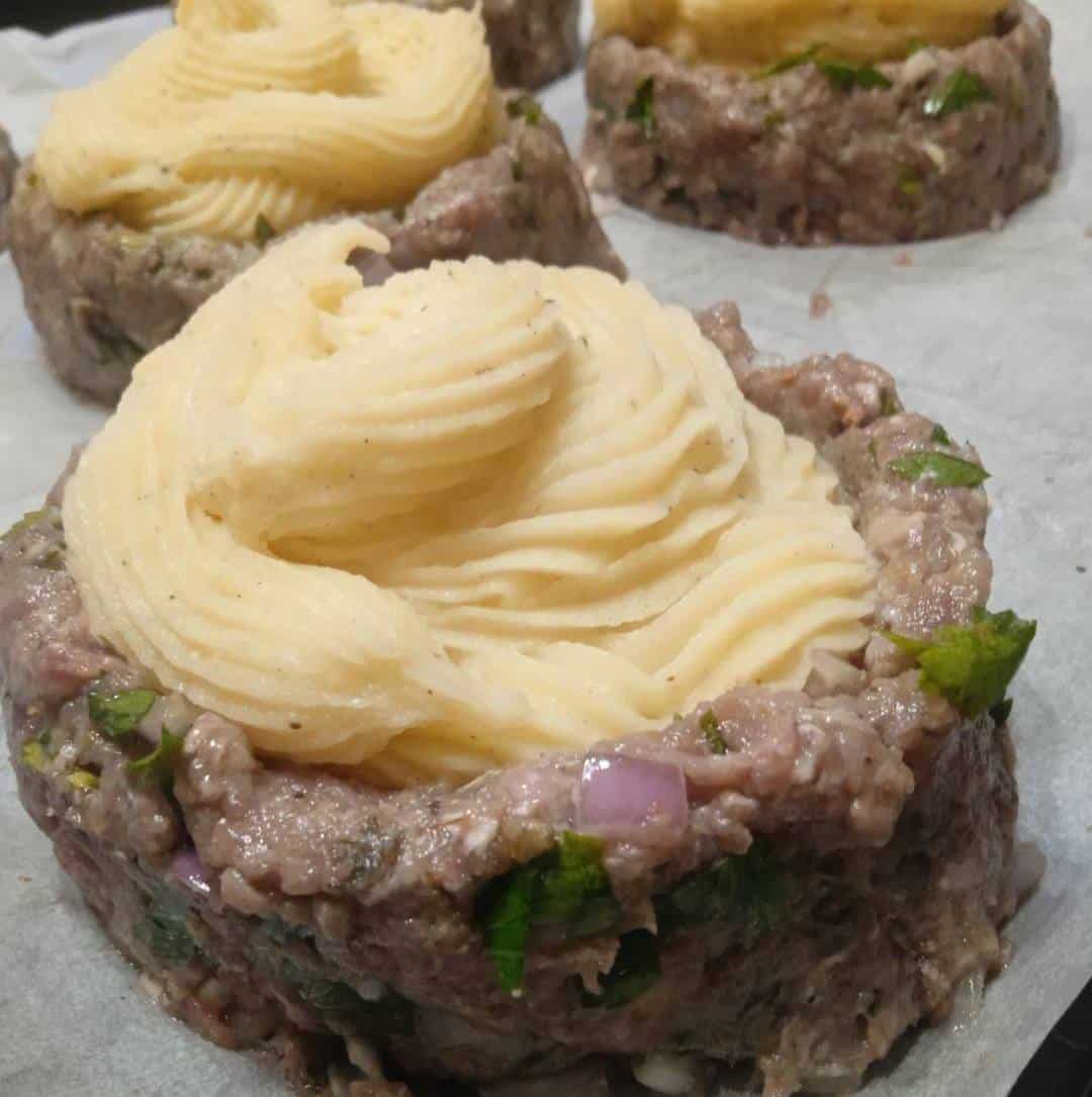 Μπιφτεκοφωλιές με πουρέ πατάτας