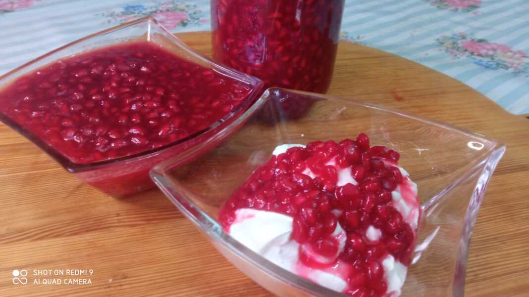 γλυκό του κουταλιού με ρόδι