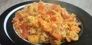 Καλαμαράκια με ρύζι και λαχανικά