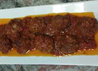 Κεφτεδάκια με Σπιτική Σάλτσα Ντομάτας