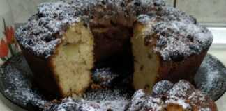 κέικ γιαουρτιού με σταφίδες και μήλα