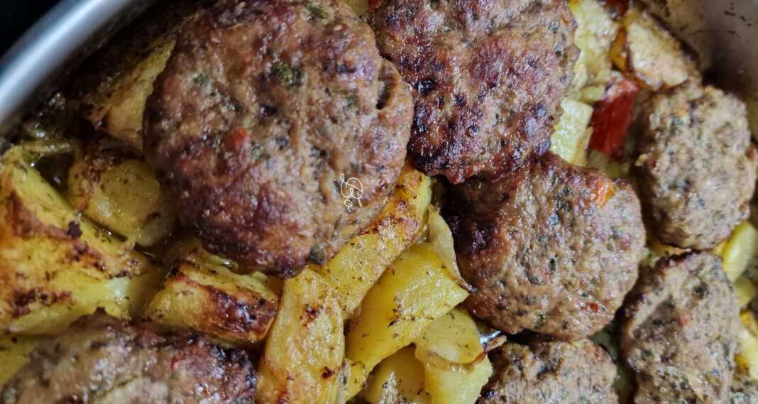 μπιφτέκια στο φούρνο με πατάτες