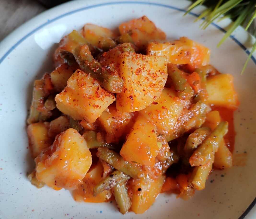 Πατάτες γιαχνί με φασολάκια