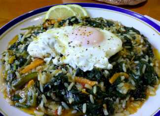 Σπανακόρυζο με αυγουλάκια ποσέ