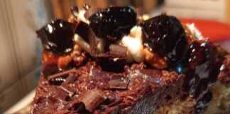 Τούρτα Μπλάκ Φόρεστ με λευκό παντεσπάνι