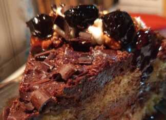 Τούρτα Μπλάκ Φόρεστ με λευκό παντεσπάνι