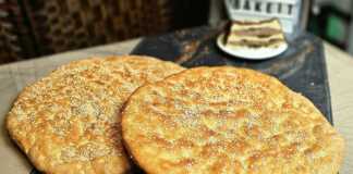 λαγάνες με ταχινόλαδο