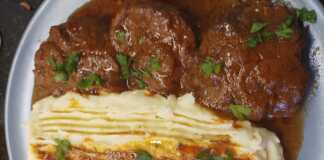 Μοσχαράκι με Πουρέ Πατάτας