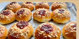 Ψωμάκια με μαρμελάδα