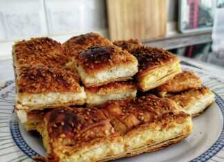 Τυρόπιτα με σπιτικό χειροποίητο φύλλο