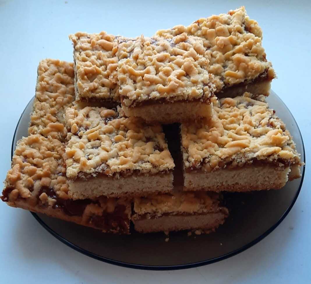 Τριμμένη Πίτα με Μαρμελάδα