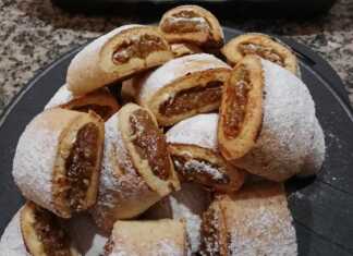 Φωτογραφία με γεμιστά μπισκότα σύκου σε ταψί.