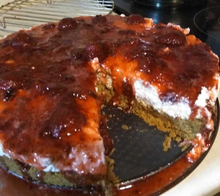 cheesecake home made marmalade Τσιζ κέικ με σπιτική μαρμελάδα φράουλα