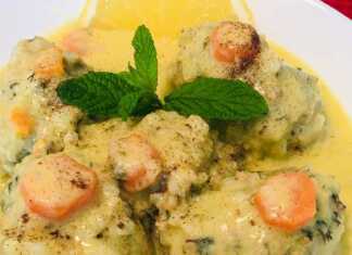 Ένα μπολ με ζεστά γιουβαρλάκια αυγολέμονο, με την χαρακτηριστική κρεμώδη σάλτσα.