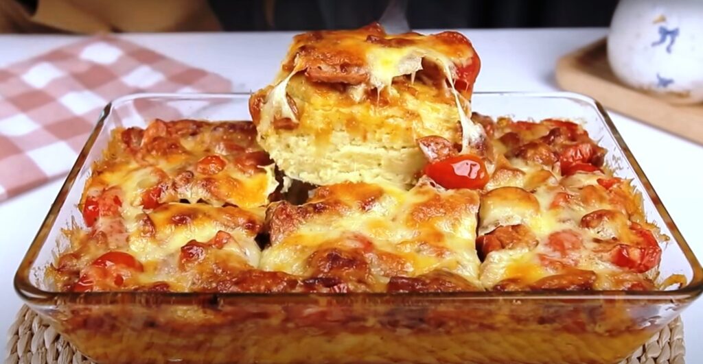 graten me ntomata kai tyri Γκρατέν με ντομάτες πατάτες και λουκάνικα