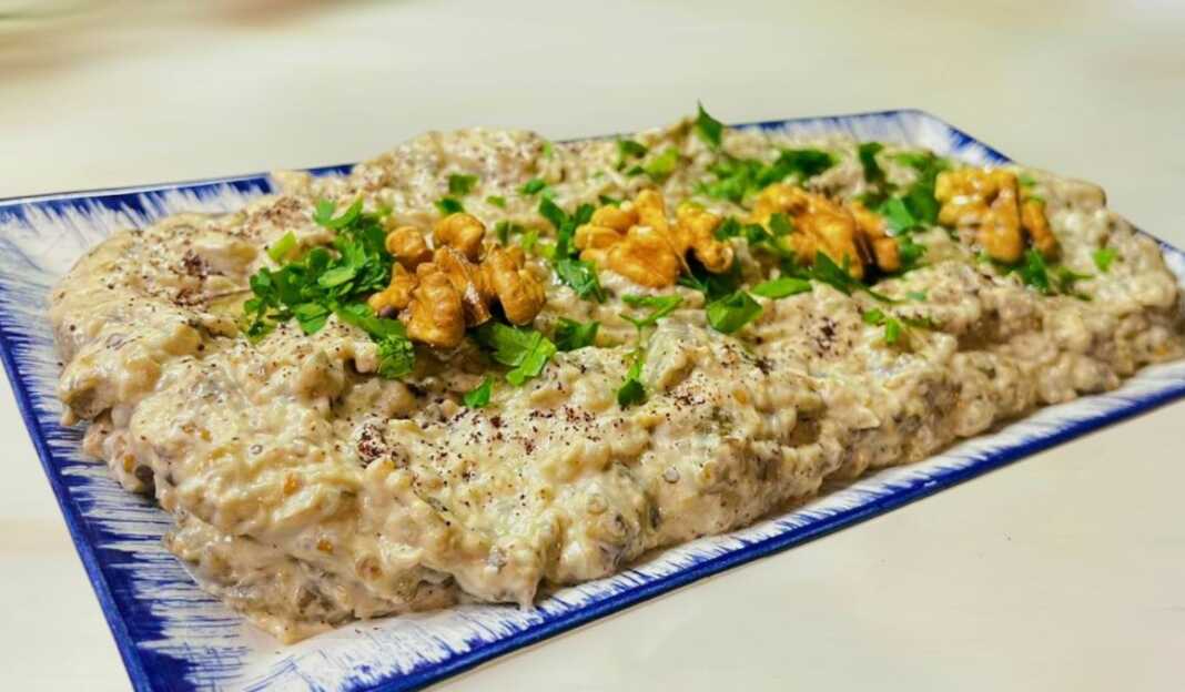 Μελιτζάνoσαλάτα με καρύδια