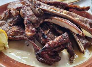 Προβατίνα στα Κάρβουνα