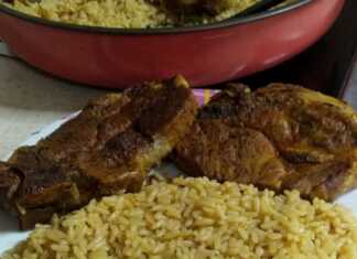 Ρύζι στο φούρνο με χοιρινές μπριζόλες